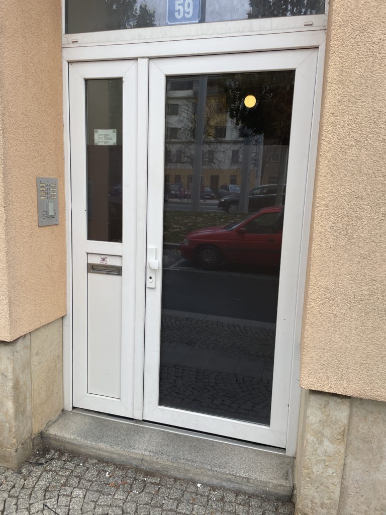 Elektrické otvíraní dveří je dnes samozřejmostí a my jsme to dotáhnuli k dokonalostí!